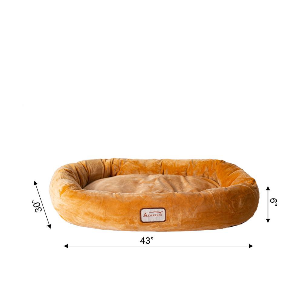 Cama y tapete grande para mascotas con refuerzo Armarkat en color marrón tierra - Modelo D02CZS-L