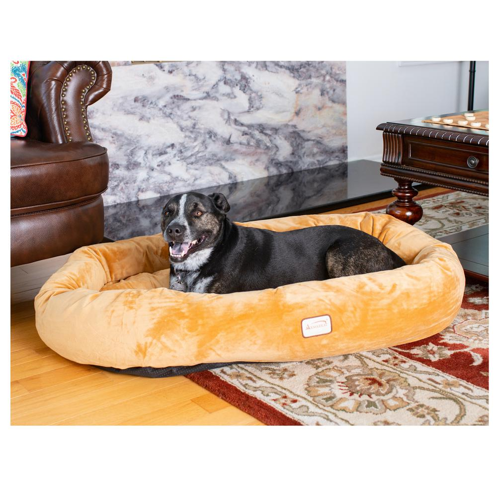 Cama y tapete grande para mascotas con refuerzo Armarkat en color marrón tierra - Modelo D02CZS-L